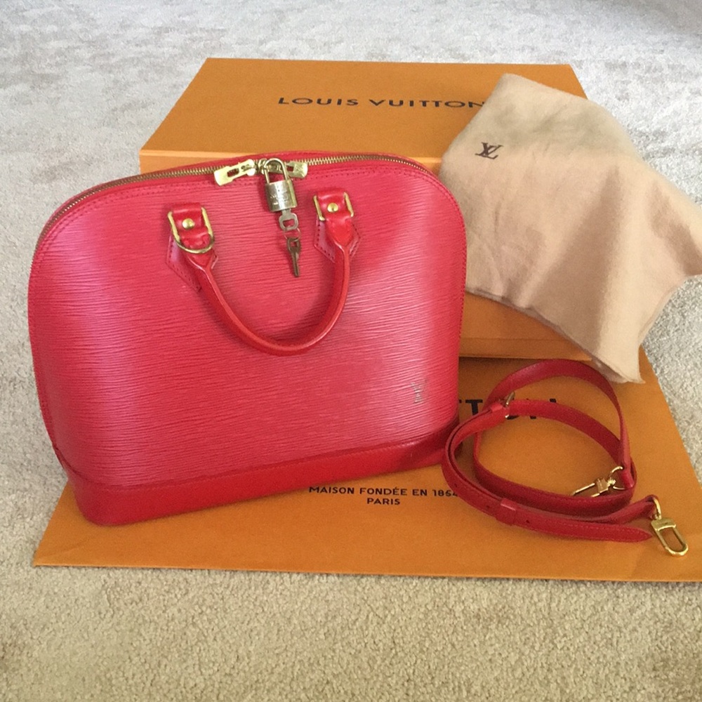 Authentic Louis Vuitton Alma Epi & strap
